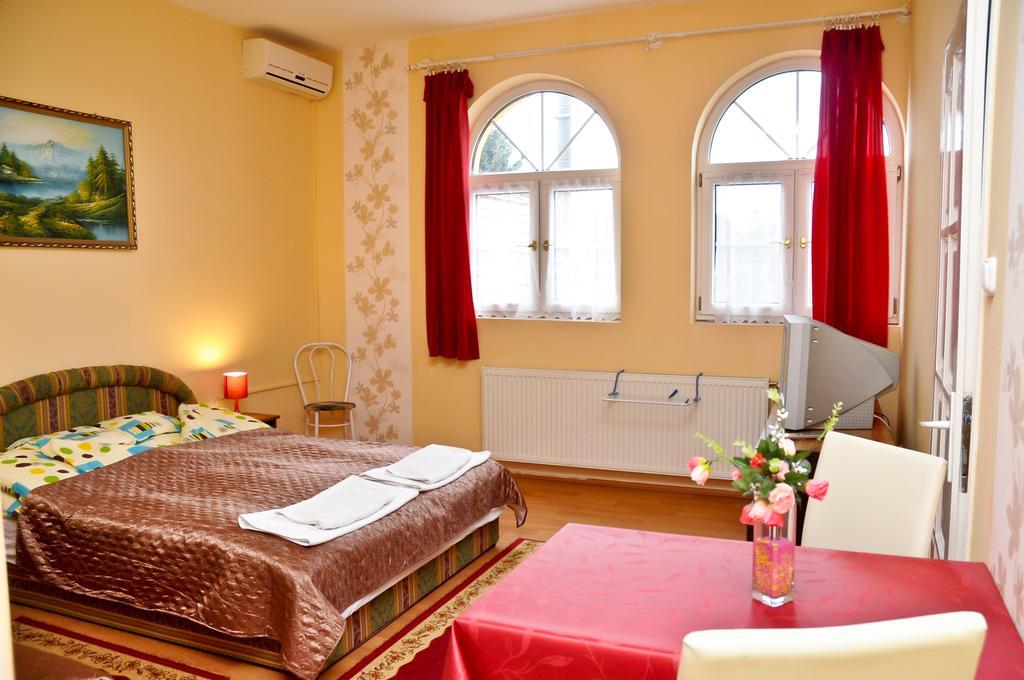 Kastely Panzio Ii. Hotel Hajdúszoboszló Habitación foto