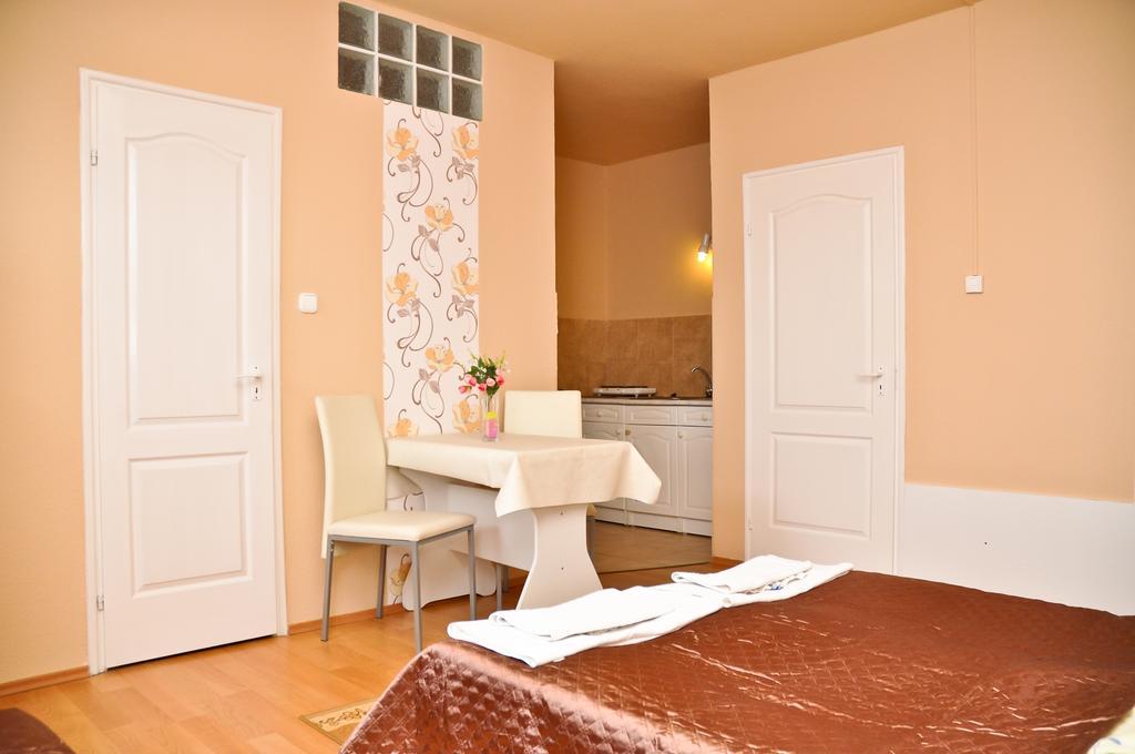Kastely Panzio Ii. Hotel Hajdúszoboszló Habitación foto