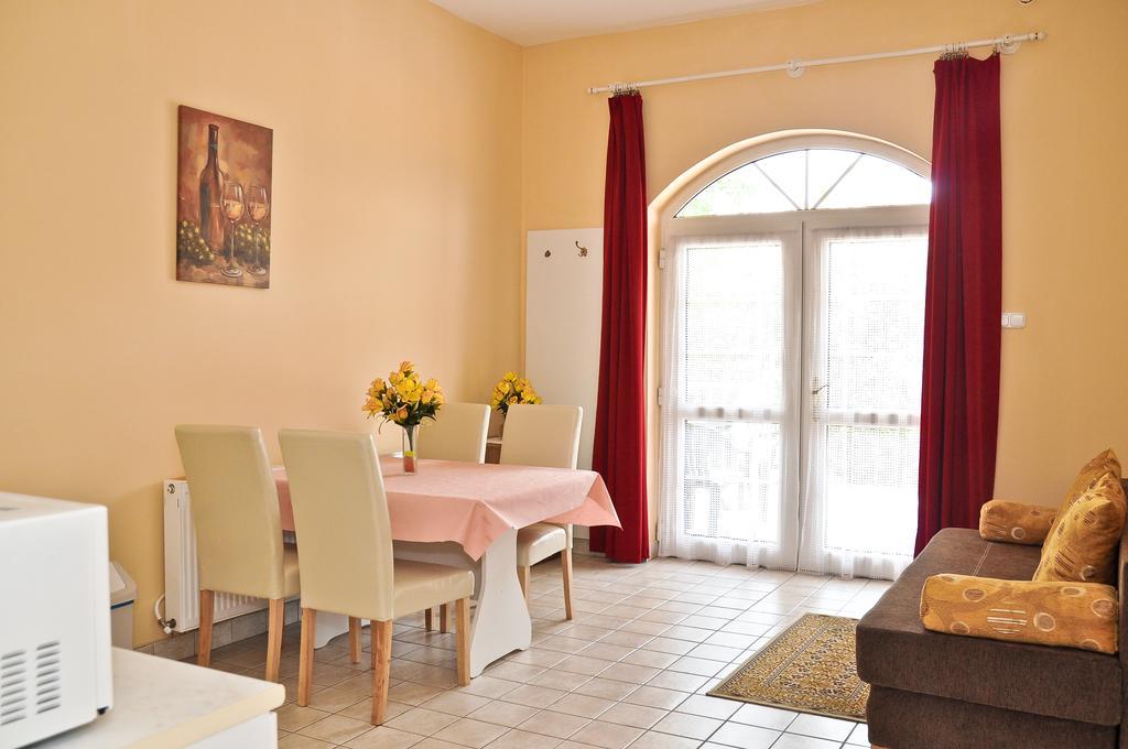 Kastely Panzio Ii. Hotel Hajdúszoboszló Habitación foto