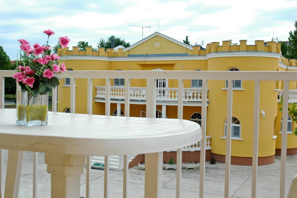 Kastely Panzio Ii. Hotel Hajdúszoboszló Habitación foto
