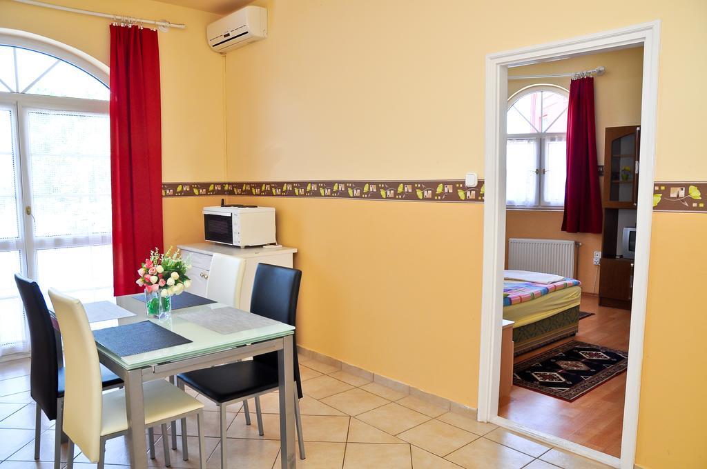 Kastely Panzio Ii. Hotel Hajdúszoboszló Habitación foto