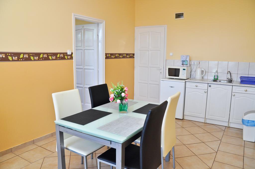 Kastely Panzio Ii. Hotel Hajdúszoboszló Habitación foto